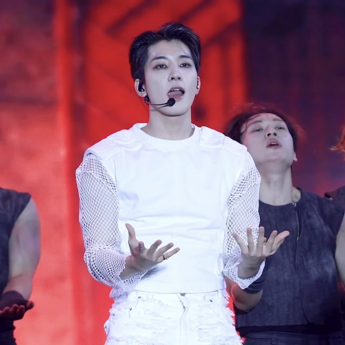 tinkswonu's tweet photo. wonwoo during this part in super 🥲 i’m so obsessed https://t.co/59kCZzezWP