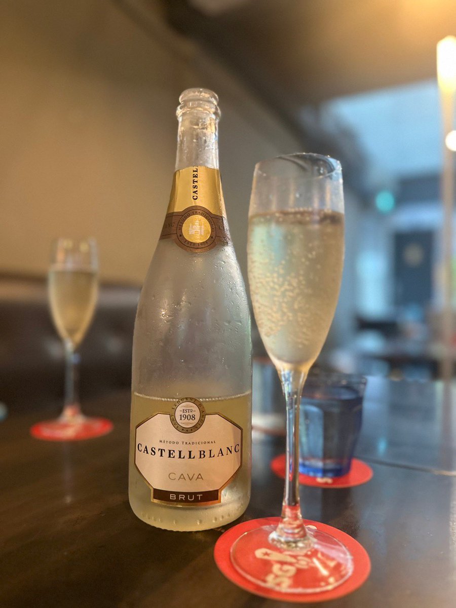 pochako_SG's tweet photo. SGTAPSのひろせさーーーん🤩
いつもありがとうございます❤️
今日は2軒目やったので泡🍾笑
息子のためにカーズを流してもらえて喜んでました🚗❤️
車好きで、最近急にブー(車)とバー(バス)が言えるように😍😍😍
#SGTAPS
@HiroseNorihito https://t.co/47ve5NBV94