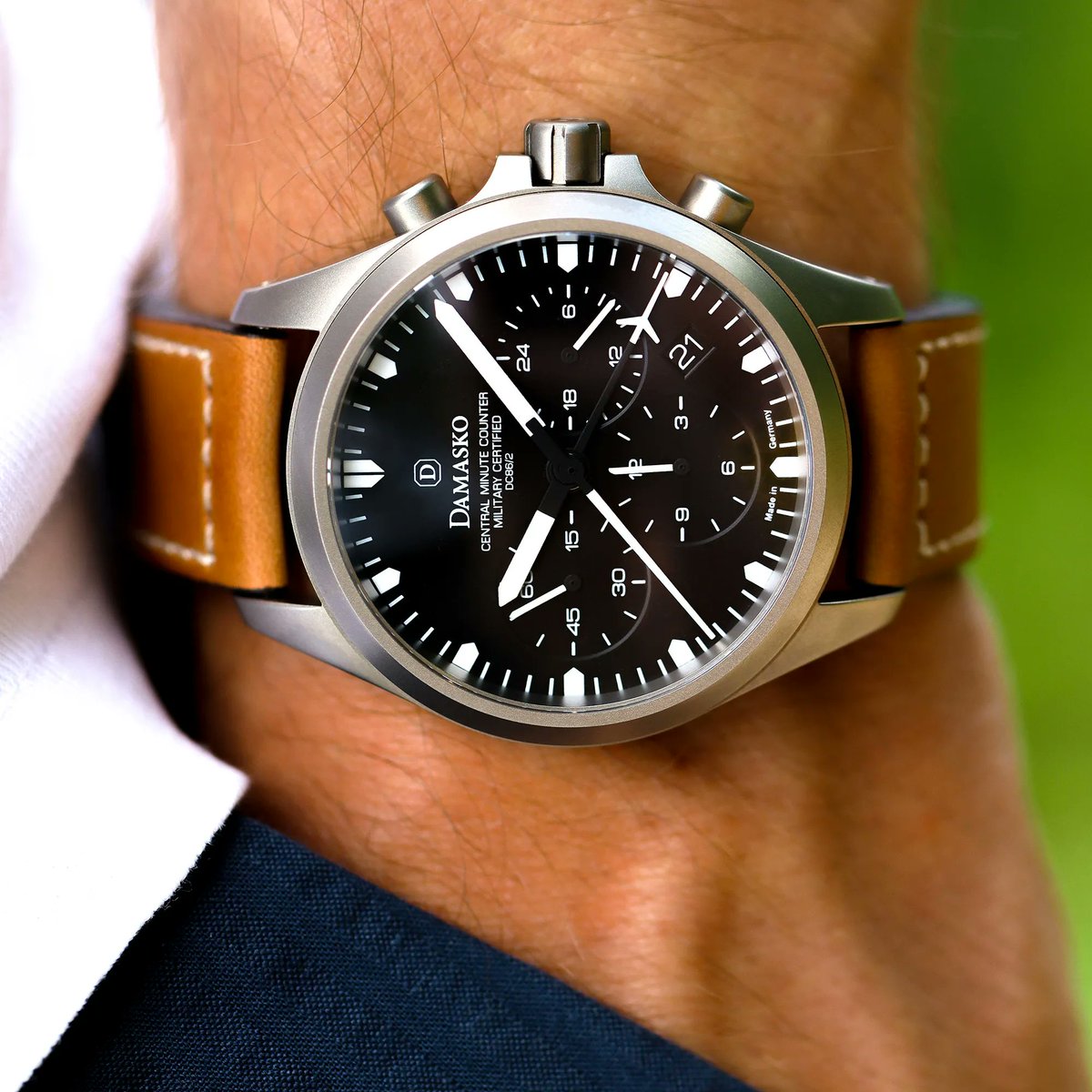 DAMASKO_watches's tweet photo. Style your wrist โ๐ DAMASKO DC76/2 mit echten Kalbsleder-Band "Snow-Calf".
#damasko #damaskowatches #dc76/2 #wrist #wristshot #onyourwrist #watchaddict #watchfam #watchlovers #watchesofinstagram #watchgeek #picoftheday #staytuned #findyourdamasko https://t.co/DxmBYCYYlL