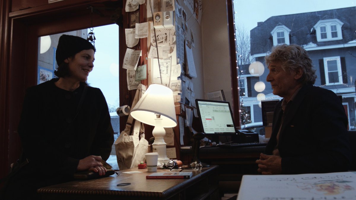 StoryhouseLive's tweet photo. 👋📚 A charming love-letter to literature and the precious spaces in our community. #HelloBookstore is an affectionate, offbeat portrait of a Massachusetts bookshop and the family at its heart.
📅 Screening from Friday 14 July at #StoryhouseCinema.
https://t.co/C3cnbxKhrY https://t.co/bqC9xWK0Pc