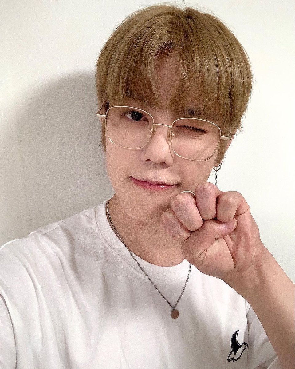 N_Flying_strm's tweet photo. 💙 HAPPY HUN DAY 💙

엔플라잉의 영원한 기타리스트 훈아 😻
생일을 진심으로 축하해 🩵
네가 있다면 이 여름이 늘 맑을거야 🌊💙

#훈이가_있다면_여름이_맑을거야
#HAPPY_MYAMMI_DAY https://t.co/vtfRHKtQ2Y
