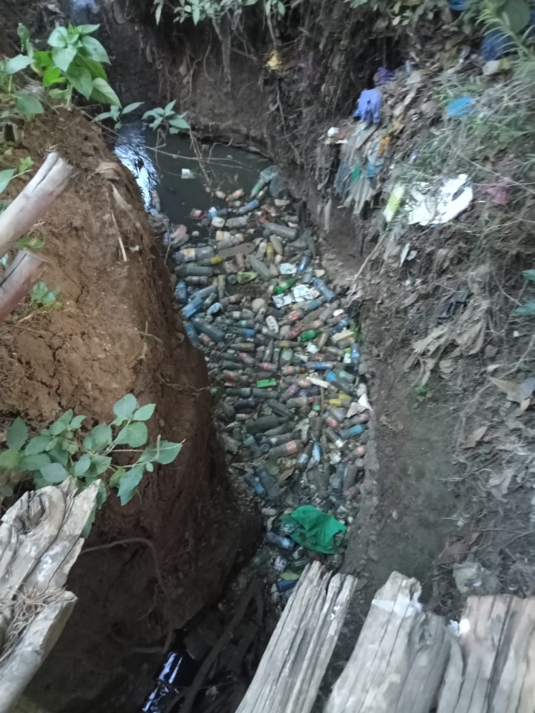 KinyuaShakur's tweet photo. ,#FreeNanyuki2 who have peacefully protested against disposal of raw sewage from Nyakio building and buildings adjascent to it into Nanyuki river.
#ClimateActionNow
#ClimateJustice https://t.co/0hzzPy5IlX
