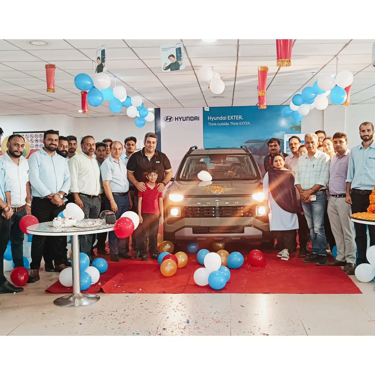 DevikaHyundai's tweet photo. DEVIKA HYUNDAI LAUNCHES SUV HYUNDAI – “EXTER”
Devika Hyundai- Udhampur launched the Hyundai EXTER, a sporty entry Level SUV today with a starting price of ₹ 5,99,900/-.
#HyundaiExter #HyundaiIndia #SUV #hyundaino1suvmaker #exter #sportylook https://t.co/SqQ9J9mUfd