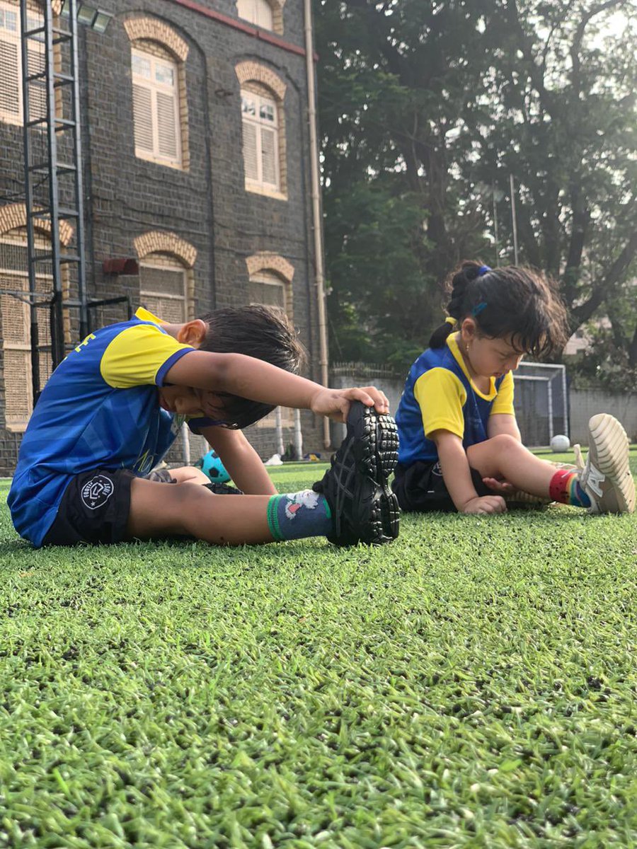 FootieFirst_IND's tweet photo. Sending y’all some midweek cuteness from our littlest ones at Sporty First!😍❤️😍

Start ‘em young!

#WeLoveFootball https://t.co/DGKTNjK94x