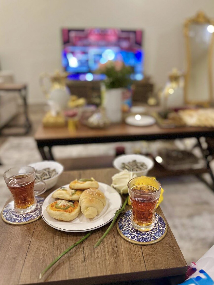 xasi_47's tweet photo. وتضيقُ أنفاس المدى وتضيقُ 
ويجيءُ في ثوبِ الخلاصِ رفيقٌ🤎! 
@_kokh99 https://t.co/LVyIBpZIbQ
