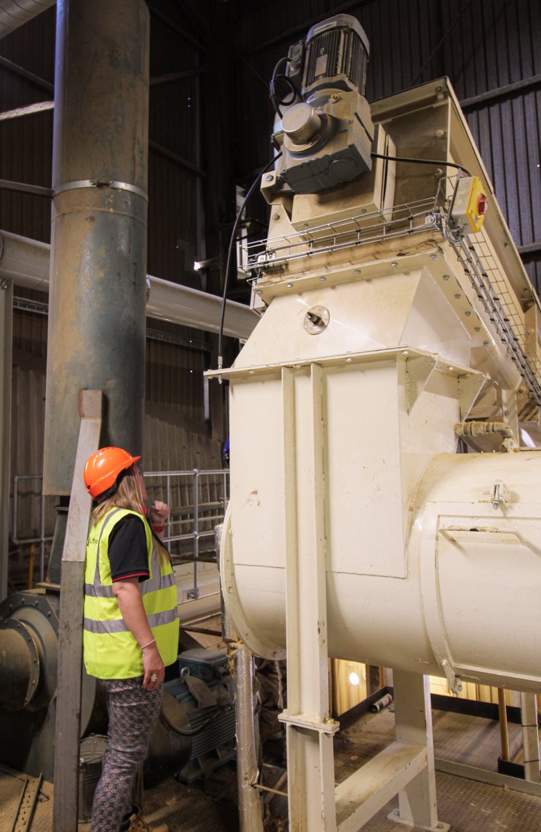 We had a great morning visiting one of our customers specializing in manufacturing high-quality horse bedding. Recently, we manufactured and supplied a few of our Guttridge machines to this customer to help with their manufacturing process.