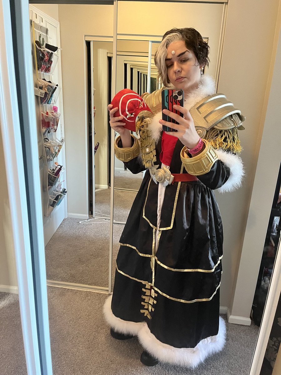 zerowols's tweet photo. alright, i'm selling my emet-selch cosplay. 

fits US M/L, $275

comes with a significant amount of armor, lining, and detail upgrades. also comes with wig (not pictured), earring, and gloves. worn a few times. 

shipping included. will arrive in time for ota/fanfest. https://t.co/IPiA5MbRMt