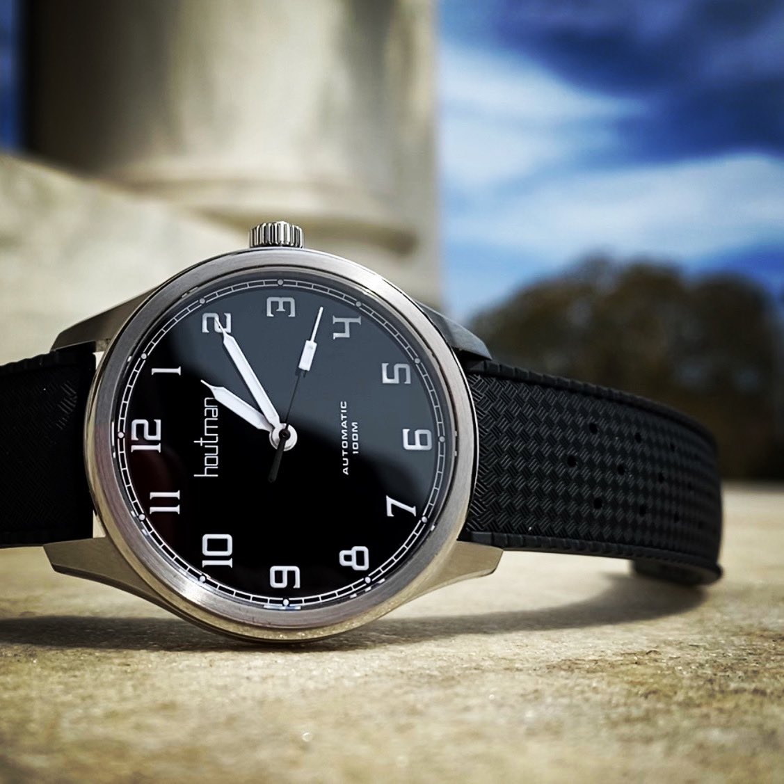 WatchWitt's tweet photo. Well, hello. https://t.co/WLbiwFNnwY https://t.co/vDz2rTLttm