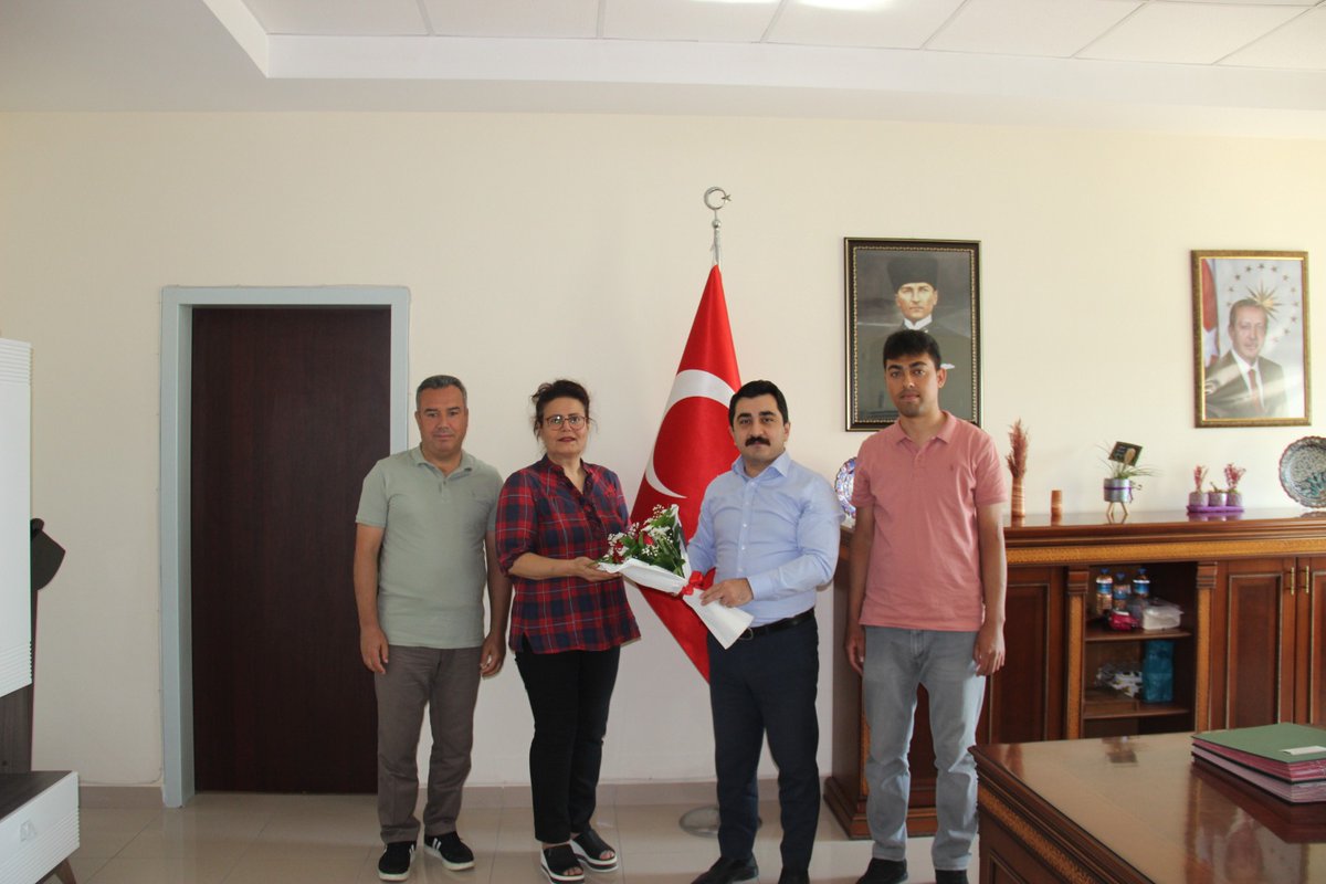 📍 DÜNYA NÜFUS GÜNÜ
 
11 Temmuz Dünya Nüfus Günü dolayısıyla Eskil İlçe Nüfus Müdürümüz ve personeli Kaymakamımız Sayın Yunus COŞKUN' u makamında ziyaret etti.