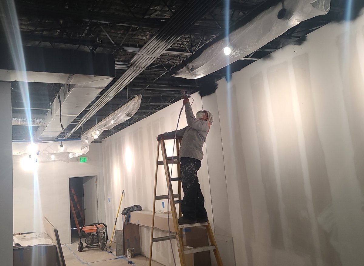 sovereignbuilt's tweet photo. Painting our way to Portrait Cafe! 🖌️
Progress on our wonderful project so far. 
#TheSovereignWay #KeepBuilding #PaintJob #WorkWorkWork https://t.co/McNSiiO1vU