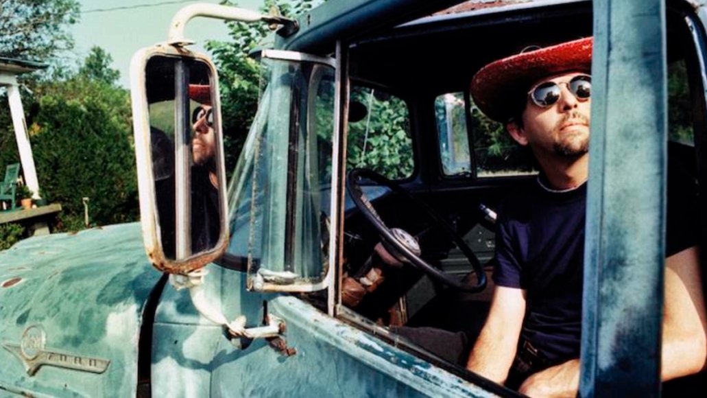 consequence's tweet photo. The latest preview from Sparklehorse's posthumous album, Bird Machine, “The Scull of Lucia” features  vocals from Jason Lytle of Granddaddy.

Stream it here: https://t.co/5D8l8Wt8R4 https://t.co/NDfcR2LaCb