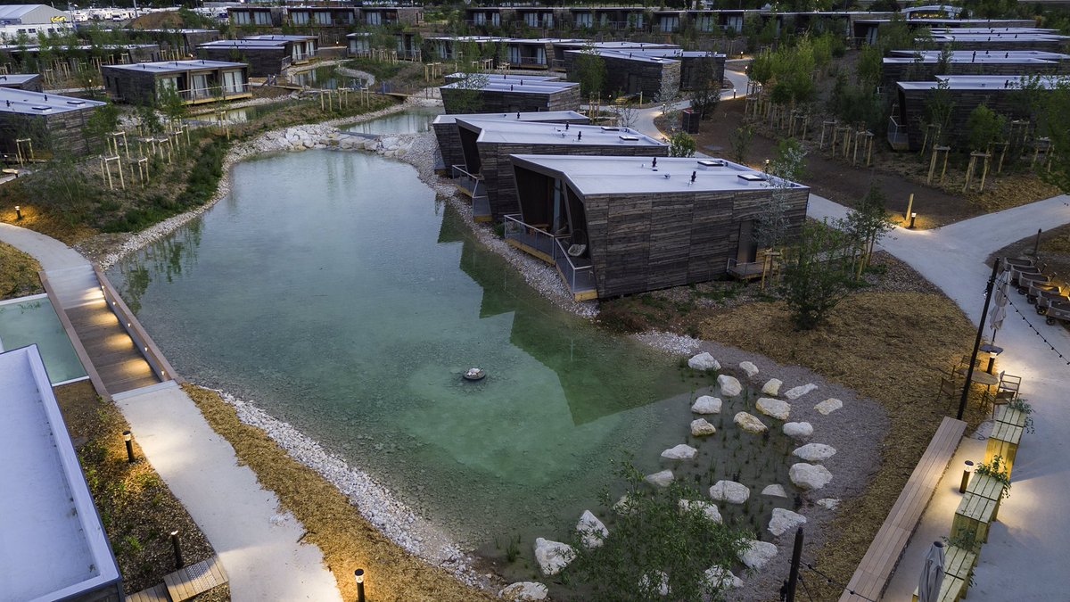 NgeBatiment's tweet photo. Ouverture officielle de l’hôtel #Ecolodgee du @Futuroscope de @poitiersfr.
Le @groupe_NGE est fier d’avoir accompagné le @futuroscope dans cette construction vertueuse et respectueuse de l’environnement. https://t.co/VmaCX1sdUd