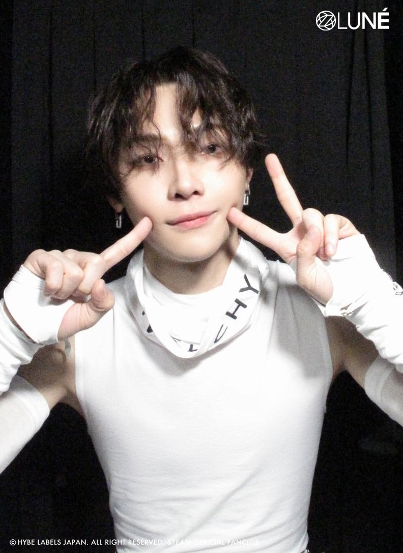 andTEAMgallery's tweet photo. 2023 Weverse Con Festival #NICHOLAS 🤍 https://t.co/pJAiyj5HjT