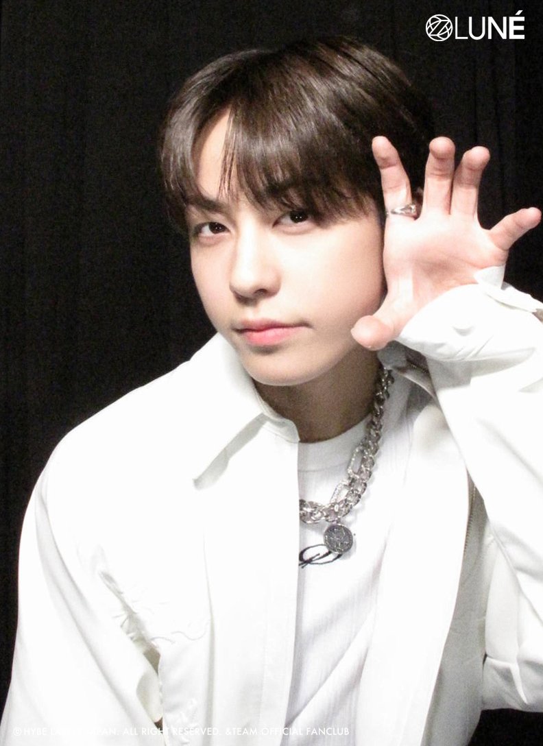 andTEAMgallery's tweet photo. 2023 Weverse Con Festival #TAKI 🤍 https://t.co/hYlXSfhmby