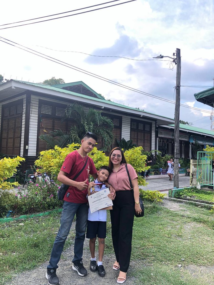 mnkailah's tweet photo. Congratulations palangga 🎉✨
We're so proud of you 💖
Basta, enjoy lang while learning 😘 https://t.co/d6dNX5cqAv