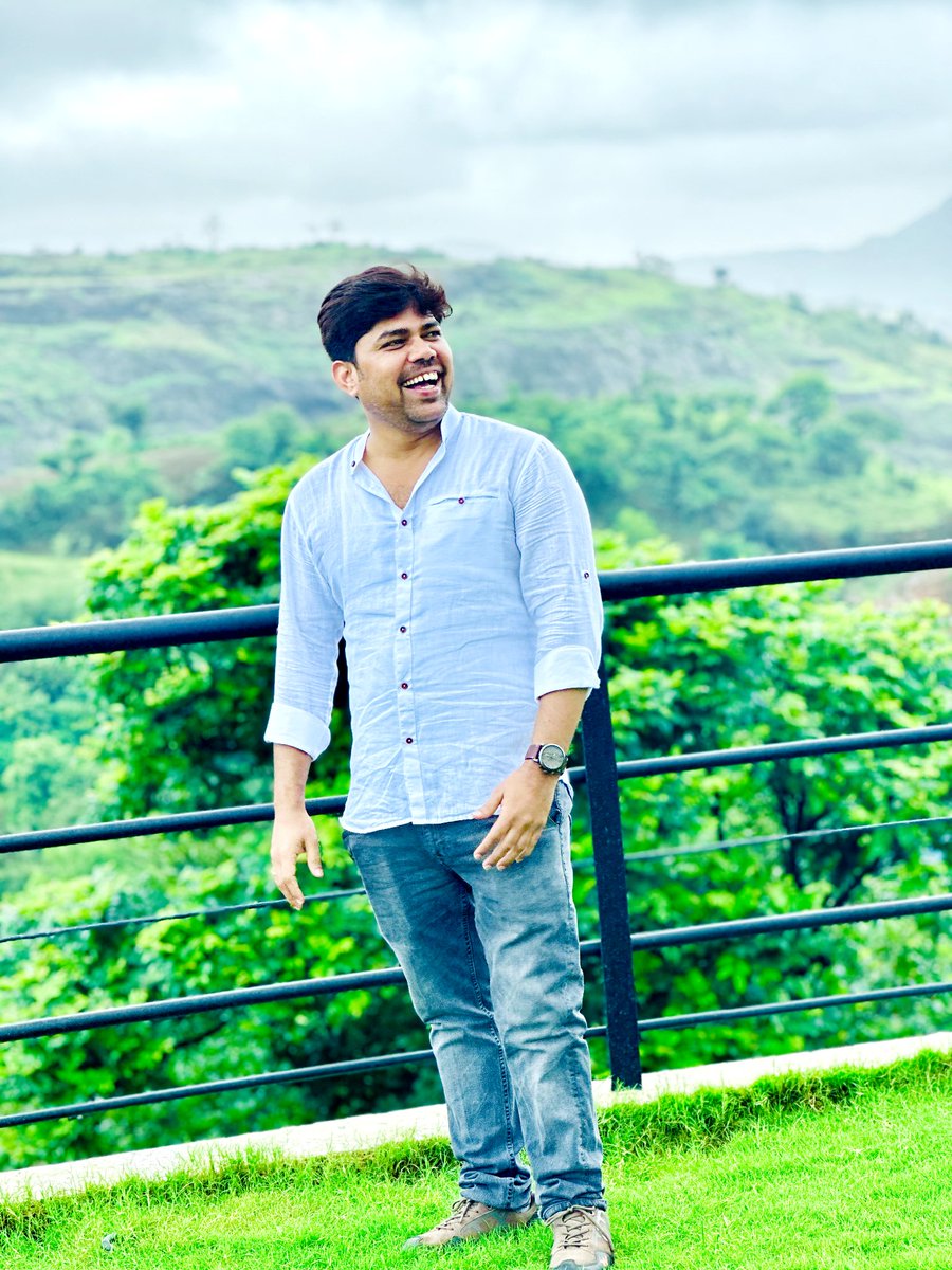 RmeshSpeaks's tweet photo. मुस्कराहट जिंदगी की लड़ाई का सबसे बडा हथियार है..
#keepsmilingkeepshining https://t.co/nstyen8Ed6