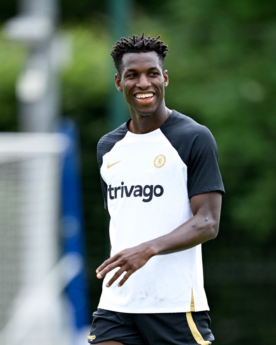 FabrizioRomano's tweet photo. First training session at Chelsea for Nico Jackson after €37m deal completed 10 days ago. 🆕🔵 #CFC https://t.co/DgpUJTsPLT