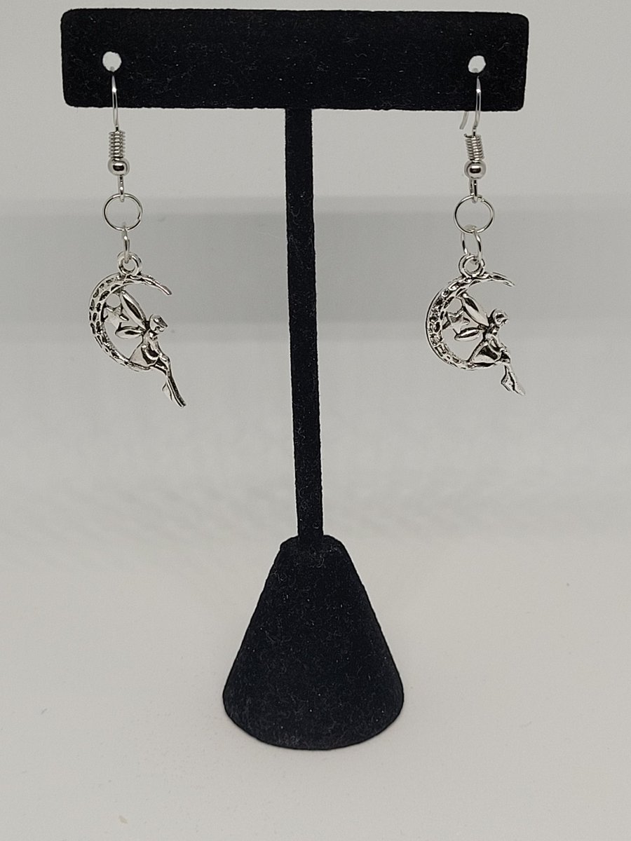 ddckaylee's tweet photo. Today's D&amp;D day for me so let's share my favorite fantasy/ren faire inspired pieces 🗡✨️

20% off your entire purchase thru 7/31, no coupon code needed!

https://t.co/fAIaUW5ng2 https://t.co/Z5g713zltl