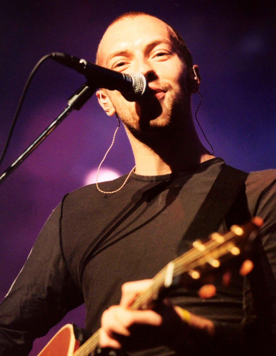 coldplayfiles's tweet image. Chris Martin photographed by Christina Radish (2001)
