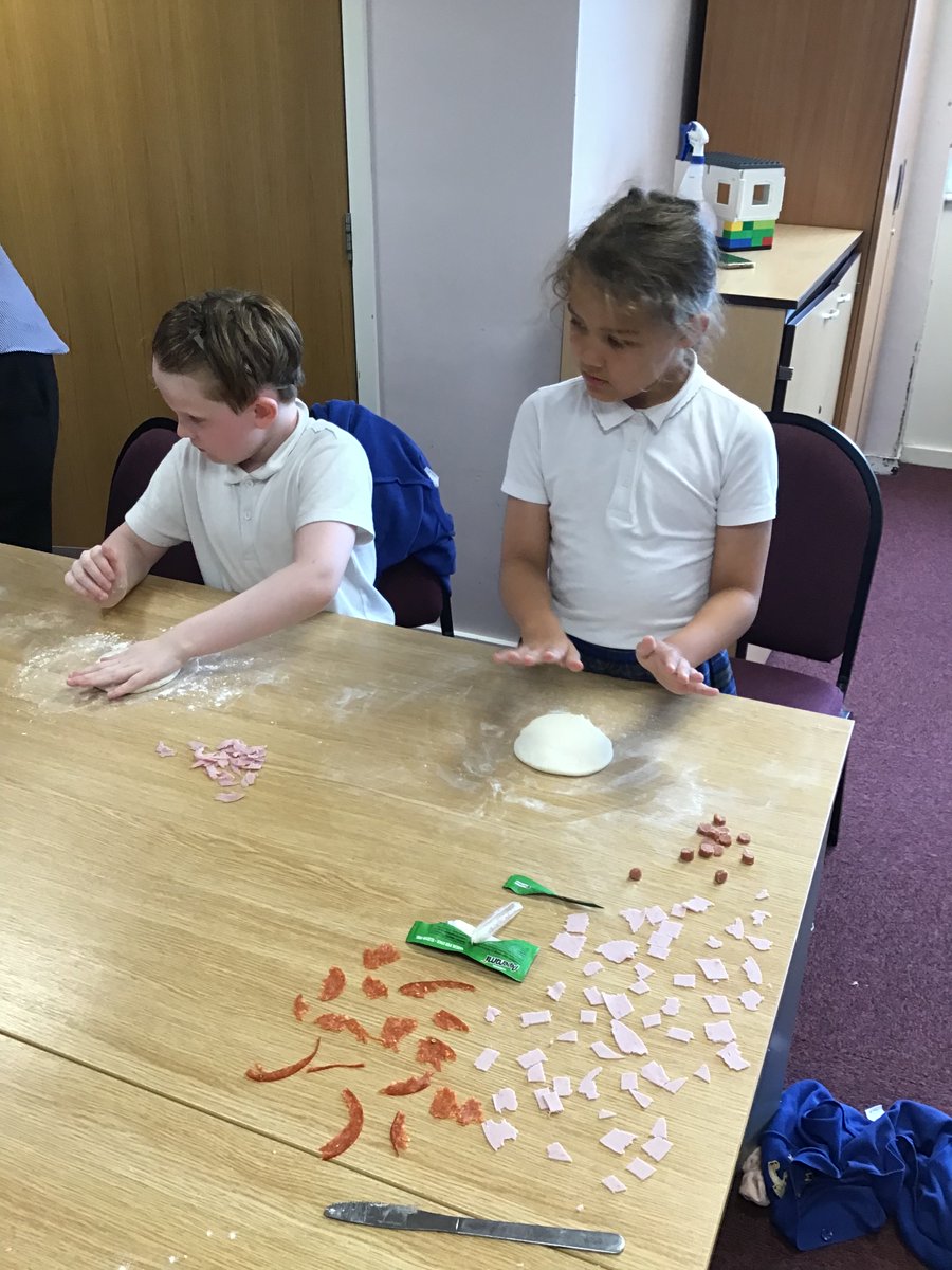 stmariesyear3's tweet photo. DT - making pizzas https://t.co/ykXrO0x59t
