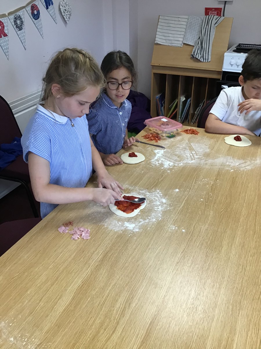 stmariesyear3's tweet photo. DT - making pizzas https://t.co/ykXrO0x59t