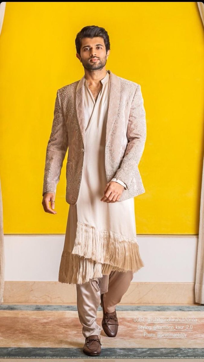 VDTrendsOffl's tweet photo. Your Man @TheDeverakonda Latest Instagram Story. ❤️

🔗https://t.co/bzh4hP99ol

#VijayDeverakonda #Kushi https://t.co/wqpTKrDAe6