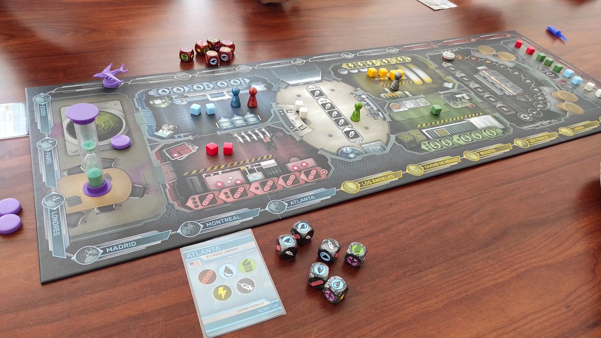 ElDailyToken's tweet photo. Día estupendo de #juegosdemesa junto a @_juga2 en @ludoducto! #DiceForge (construcción de dados, nos encanta!), #Pandemic Respuesta Rápida (que tensión!); #MarvelZombies Heroes' Resistance (muy chulo este hermano pequeño); y #TheGuildOfMerchantExplorers (flip and coloca cubitos)! https://t.co/mh7w6dfS6c
