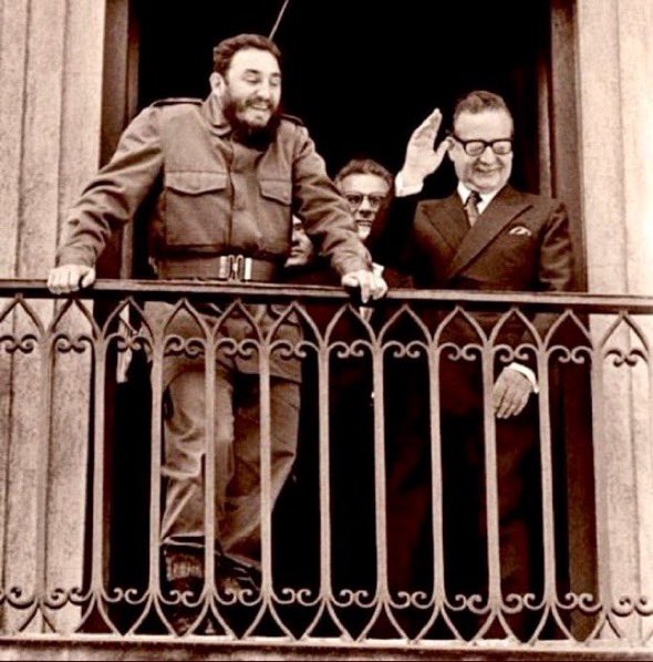 AltoBonitonn's tweet photo. @KarolCariola No te equivocaste #Comunacha ahí está el Borracho Marxista y asesino de Chilenos!! https://t.co/r3KpCg9oQV