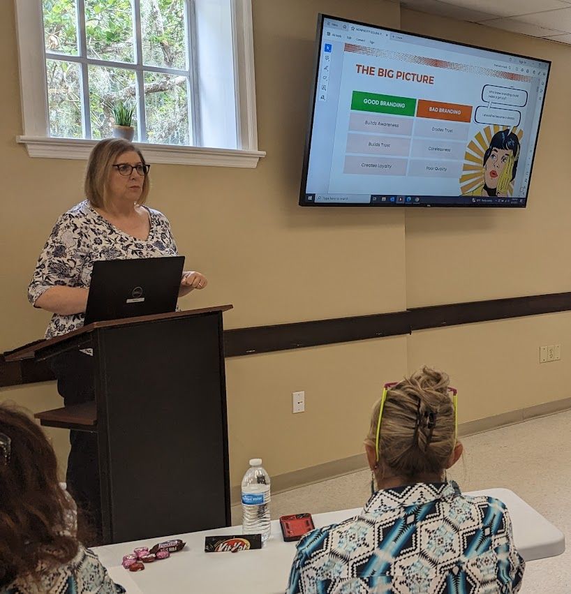 Program Outreach Success! ACES member Laura Byrnes, APR, CPRC, secretary Danielle Veenstra, pres. @TammyAGantt presented PR to equine nonprofits. Feedback was: 'Heh, your coaching talk really helped' 'Our poster was made with the CANVA program' 'New newsletter thanks to you'