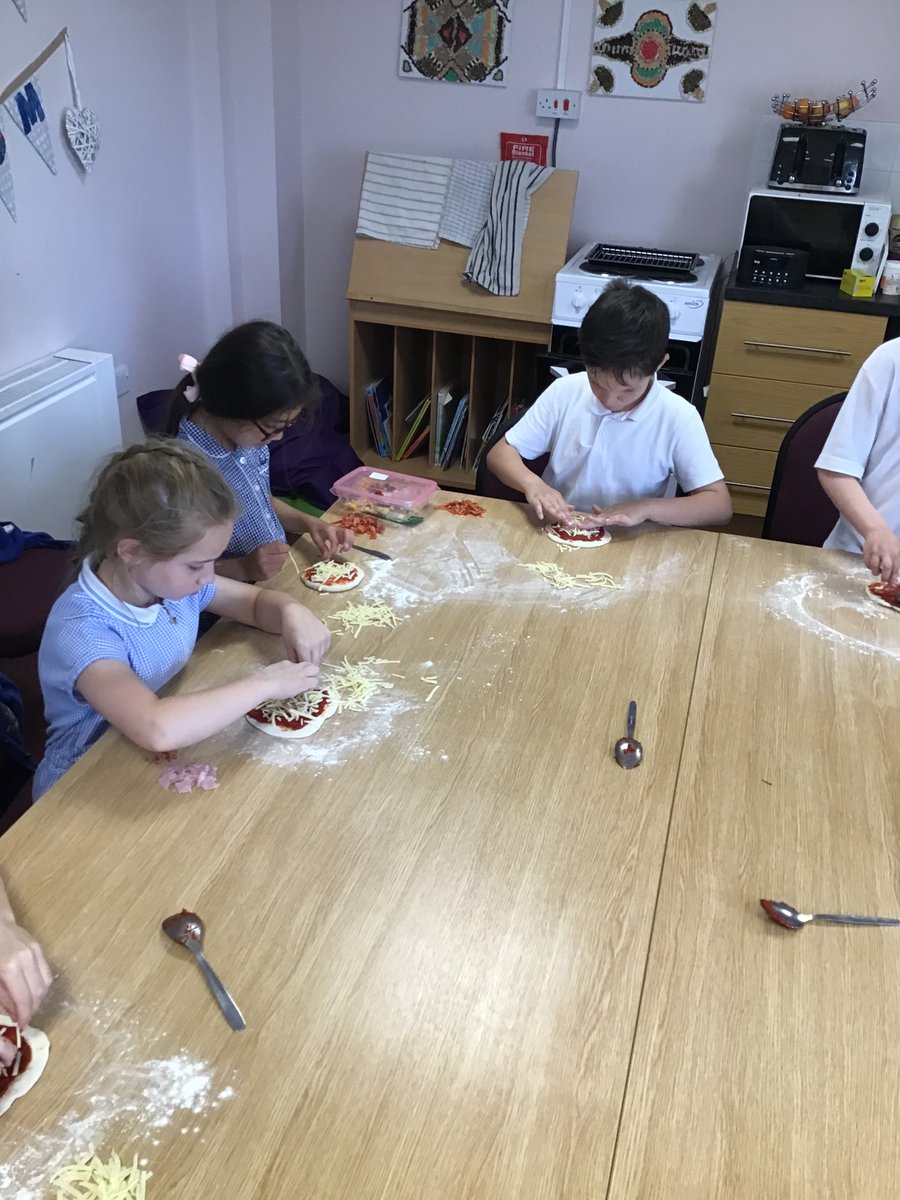 stmariesyear3's tweet photo. DT - making pizzas https://t.co/27ybahivyM