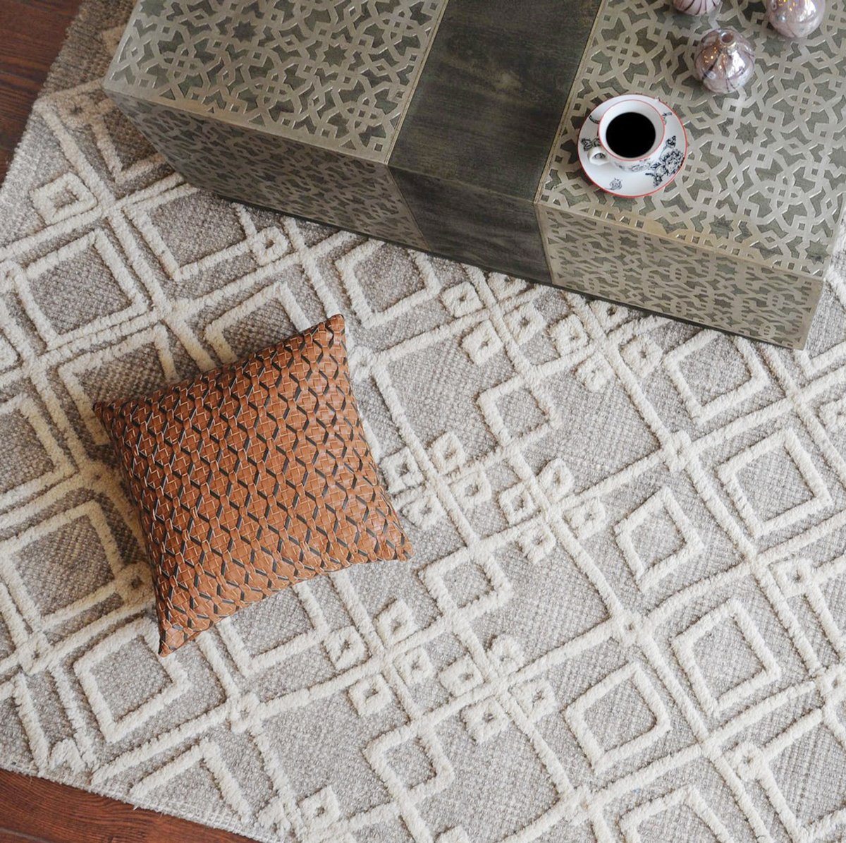 What's underfoot?🦶 Area rugs are an easy way to really bring a room together! Have a unique vision? Bring your creativity to Collectic Home and design your own rug! - xoxo Joni #austin #shopsmall #PrimeDay