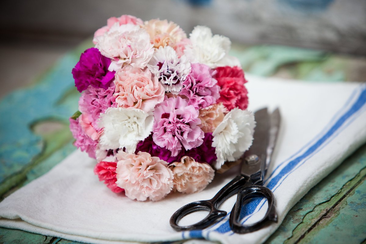 Our beautiful scented pinks are grown without additional heat or light. Wrapped only in paper and with low flower miles, they make the perfect eco friendly gift.
scillyflowers.co.uk/sustainable-fl…
#pinkblooms #britishgrown #scillyisles #ecofriendly #postalflowers