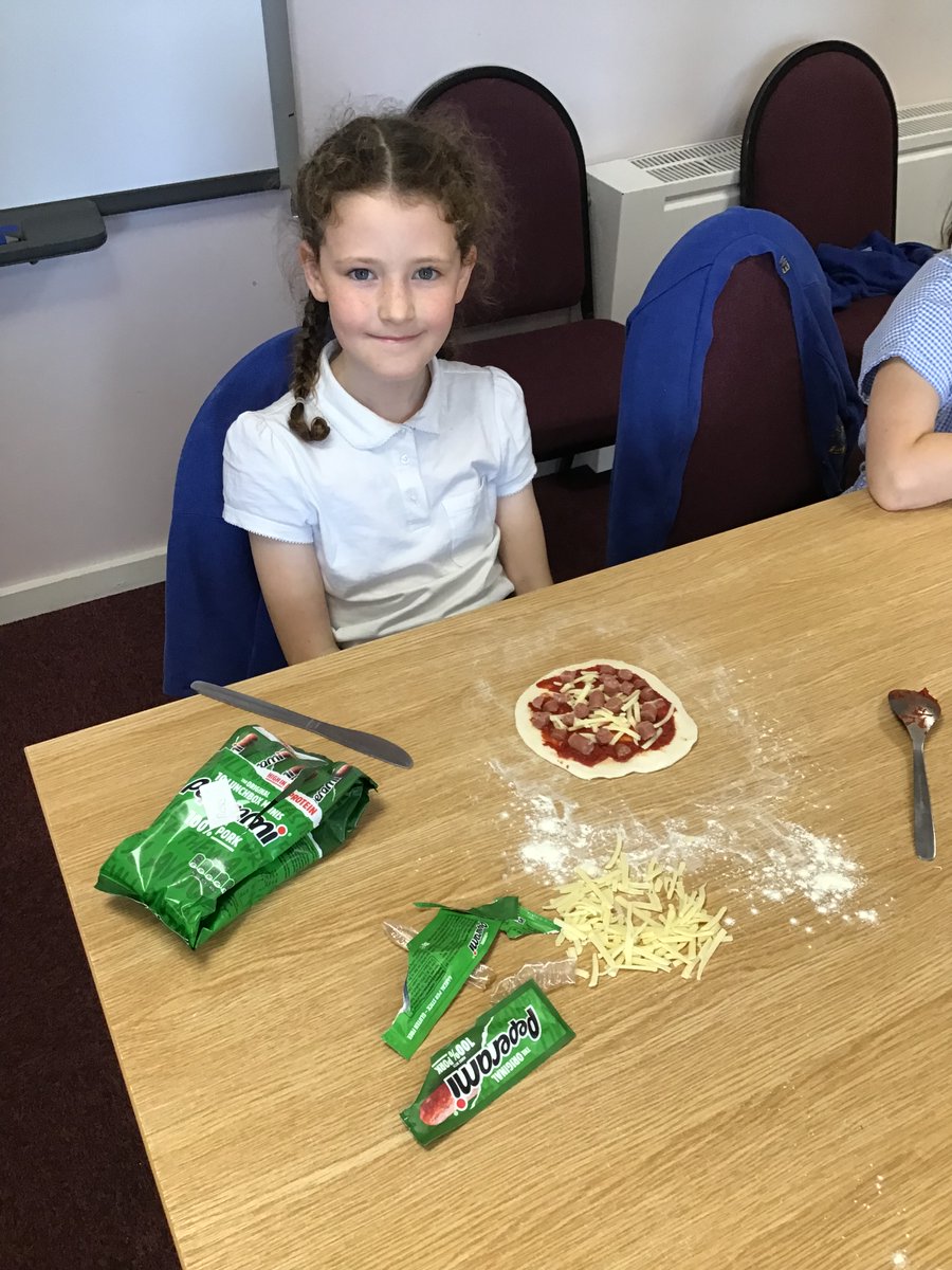 stmariesyear3's tweet photo. DT - making pizzas https://t.co/3j6xKjKJz8