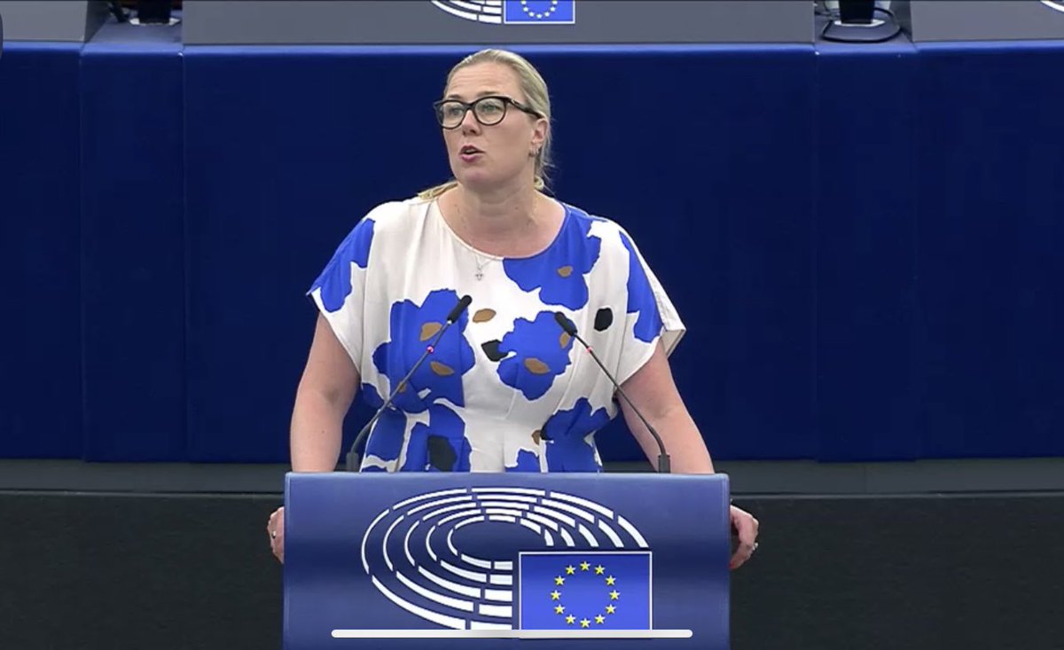 FinMobility (@smetrabxl) on Twitter photo The #GreeningFreightPackage is out. incl. directive on #WeightsAndDimensions and was presented by Commissioner <a href="/JuttaUrpilainen/">Jutta Urpilainen</a> The proposal is good, our two years of advocacy taken well into account - great team effort by Finnish collaboration network: <a href="/SKALry/">SKAL ry</a> <a href="/metsateollisuus/">Metsäteollisuus</a> The #GreeningFreightPackage is out. incl. directive on #WeightsAndDimensions and was presented by Commissioner <a href="/JuttaUrpilainen/">Jutta Urpilainen</a> The proposal is good, our two years of advocacy taken well into account - great team effort by Finnish collaboration network: <a href="/SKALry/">SKAL ry</a> <a href="/metsateollisuus/">Metsäteollisuus</a>