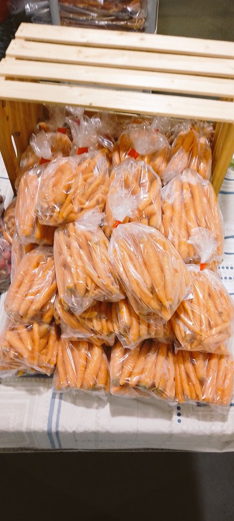 ColonyMeats's tweet photo. Baby Carrots... https://t.co/swCK08yIAo