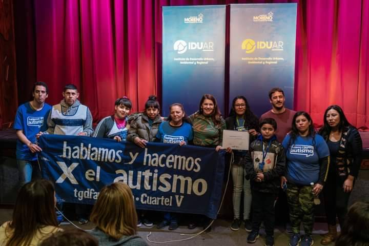 TgdpadresteaRed's tweet photo. Felicitamos al Nodo de Cuartel V Moreno por la entrega del certificado en proceso de trámite, de uso y custodia del predio. Agradecemos al IDUAR MORENO y a @MorenoMunicip @marielfmoreno1 https://t.co/TiPSRcWpDZ