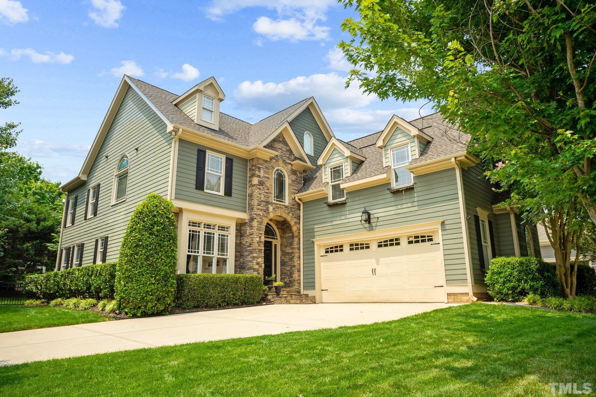 RealtorSherrie's tweet photo. I am looking for a buyer for 2948 London Bell Drive #Raleigh #NC  #realestate https://t.co/M5XBWcKdb3 https://t.co/7VfxvCIHlc