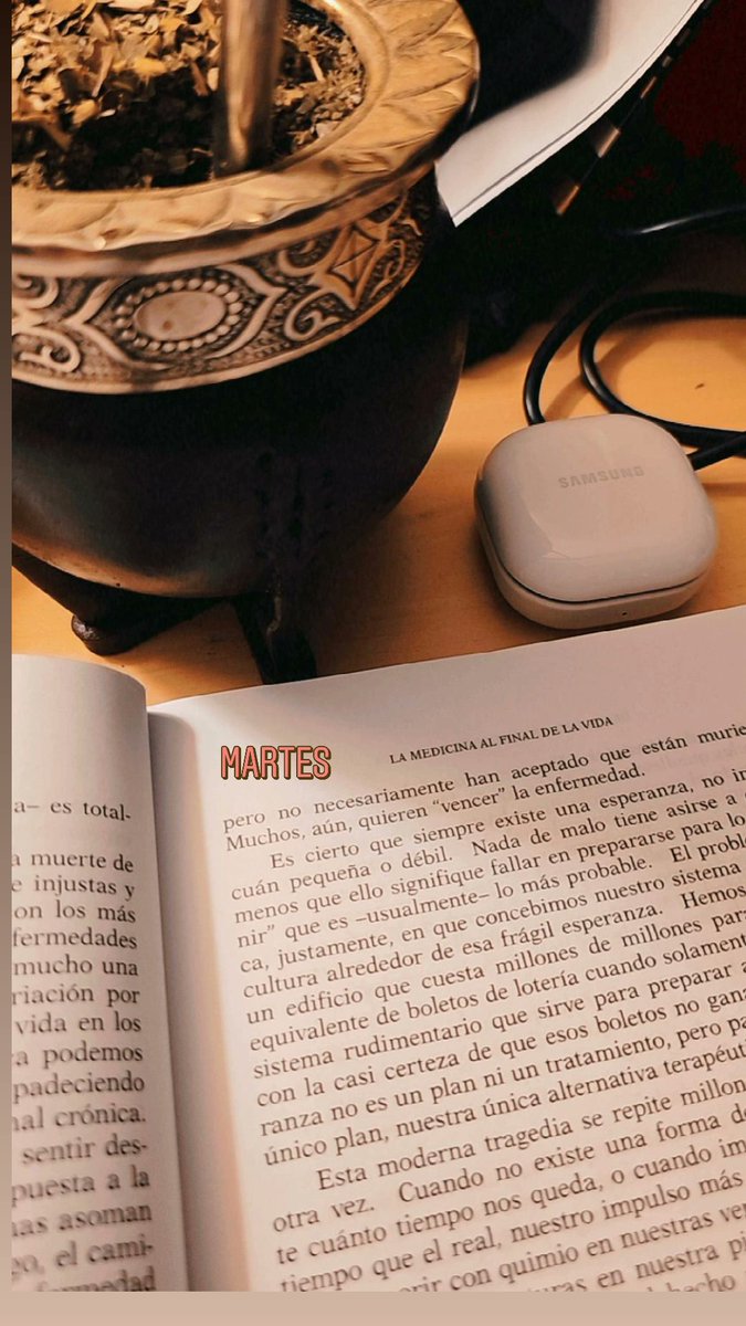 MelekMVB's tweet photo. Nunca un libro me interesó tanto... Que no se note que es de mi tema de tesis 😍 Fascinada. https://t.co/TQ2pmrNvMc
