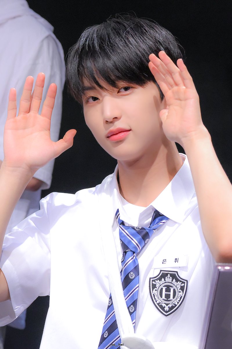 __oo__hwi's tweet photo. 230708 

까꿍 

#은휘 #HWI
#TNX #더뉴식스 #TheNewSix https://t.co/IYR31tFMtz