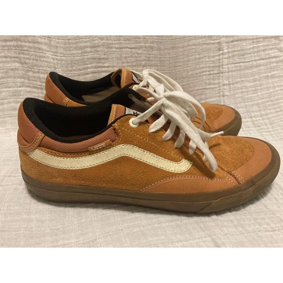 donna_peer's tweet photo. So good I had to share! Check out all the items I'm loving on @Poshmarkapp #poshmark #fashion #style #shopmycloset #heydude #merrell #vans: https://t.co/hgDuRRGVAN https://t.co/NEKZUvnOSv