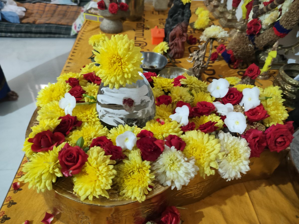 KshatriyaHero's tweet photo. They speak so much about science, but a heavy rain has destroyed the newly laid expressways. 

But these rains, floods  never do any damage to our Ancient Mandirs as they were built with purity in heart &amp; soul, by our Dharmic Kings. Hara Hara Mahadeva. https://t.co/LnutN1wgLP