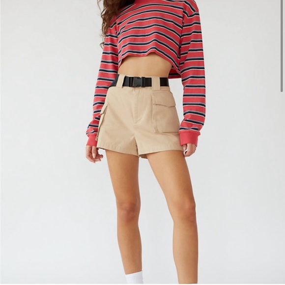 _thriftincloud's tweet photo. So good I had to share! Check out all the items I'm loving on @Poshmarkapp #poshmark #fashion #style #shopmycloset #tna #vanityfair #jimmychoo: https://t.co/R4ScgVCZaQ https://t.co/dWJaxQZsyB