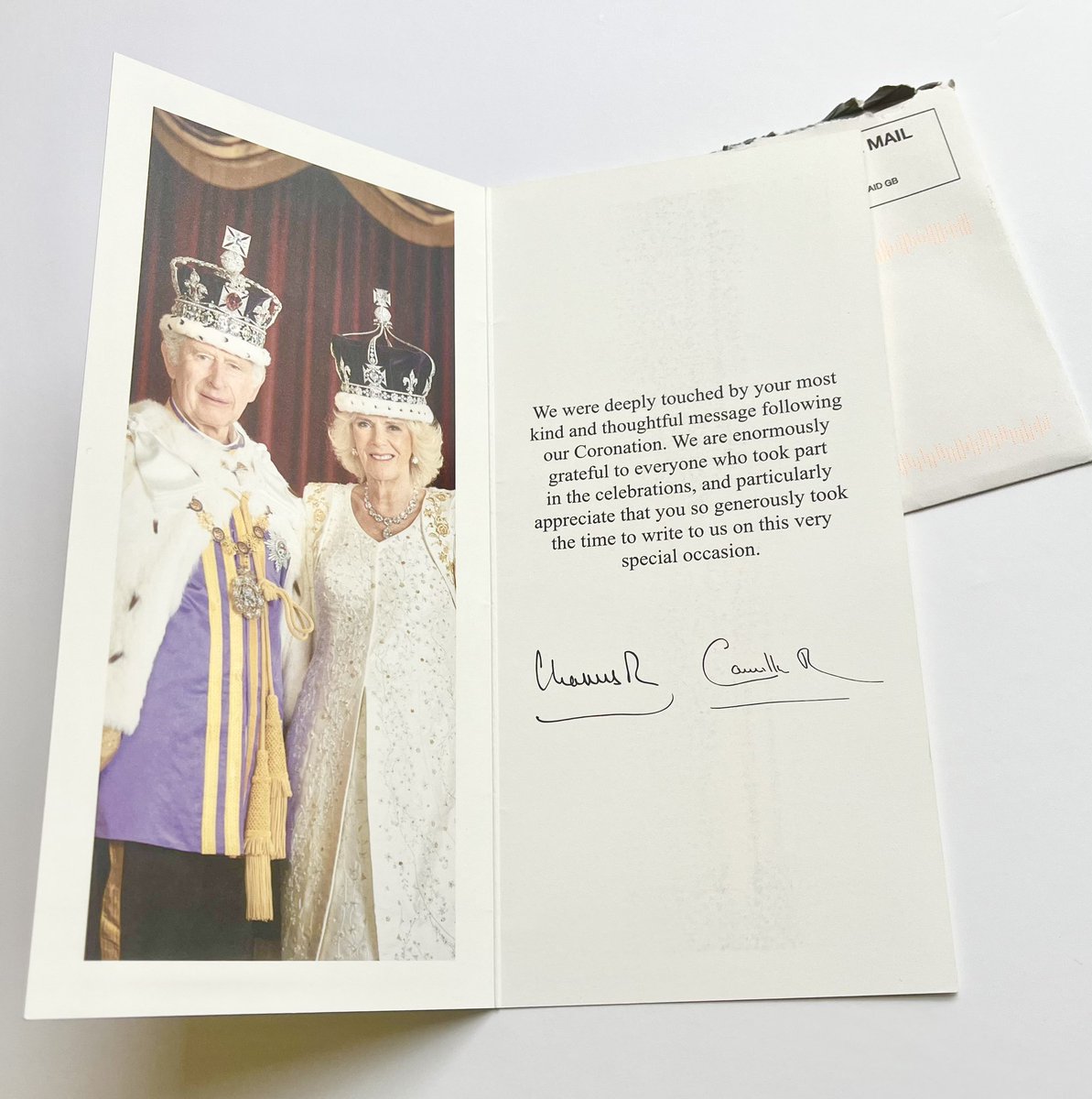 We love a bit of foiling here and it seems the King and Queen do too! A beautiful card from the palace, so fab to see them thanking everyone who sent good wishes for the Coronation by sending out cards. Great ambassadors for our industry and an absolute delight to receive! 😊