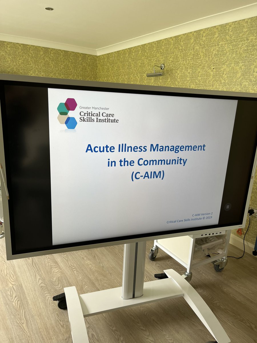 Yesterday I ran another C-AIM session for nurses, OT and students! I love training this course as a community nurse at heart because it has huge potential to improve patient outcomes and stop unnecessary admissions 🏥 @powersam81 @salalesley1 @LJGamm @emmaloufrain @k_mantron