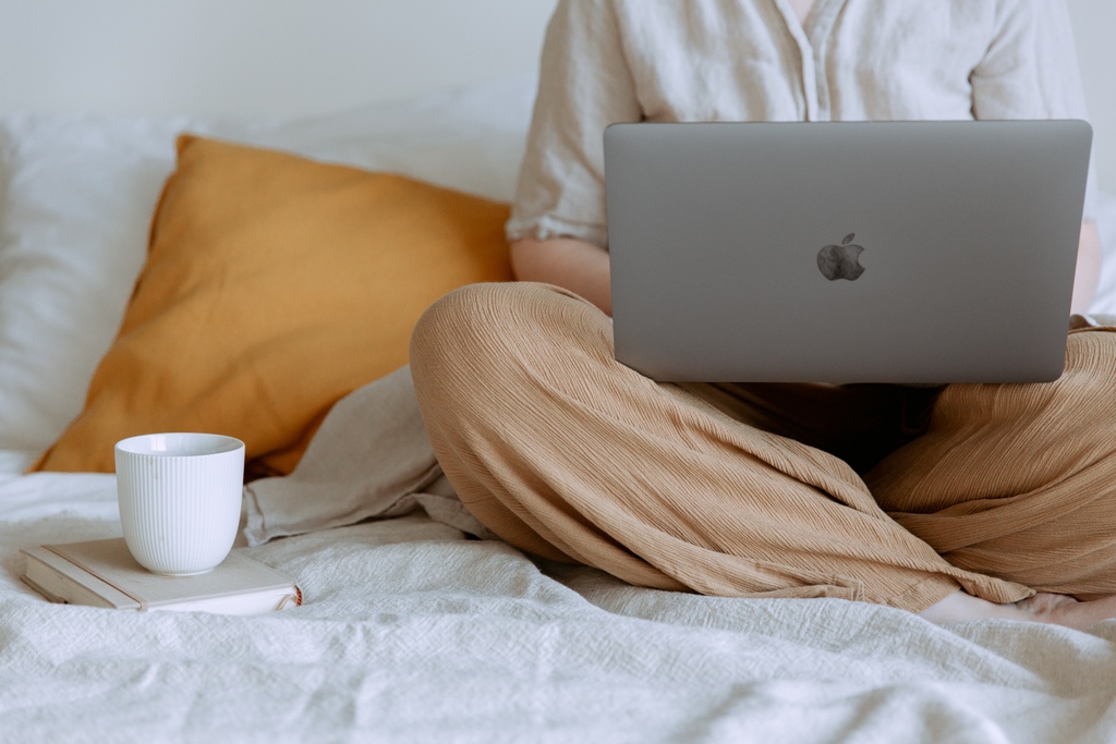 Employment_Expo's tweet photo. Remote work is the new norm, which is why we have a few tips to help you score the perfect remote job:

1️⃣ Showcase Your Self-Motivation.

2️⃣ Highlight Your Communication Skills.

3️⃣ Get Tech Savvy.

Visit https://t.co/lFLl0jH26M to explore job opportunities! 📲 https://t.co/J2tBLkPZyX
