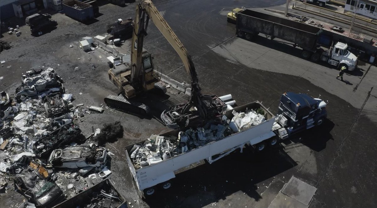 Gobluestate's tweet photo. Stills and behind the scenes photos from our video shoot for California Metal Recyclers Coalition! 🎥♻️ 

#Scrap #Metal #Community #Film #Recycle #Video https://t.co/H6P7Sqgx4T