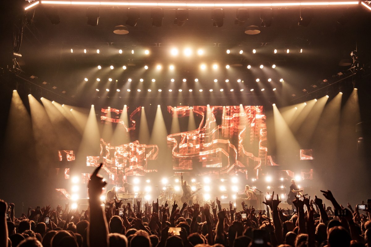 Foo Fighters tweet media