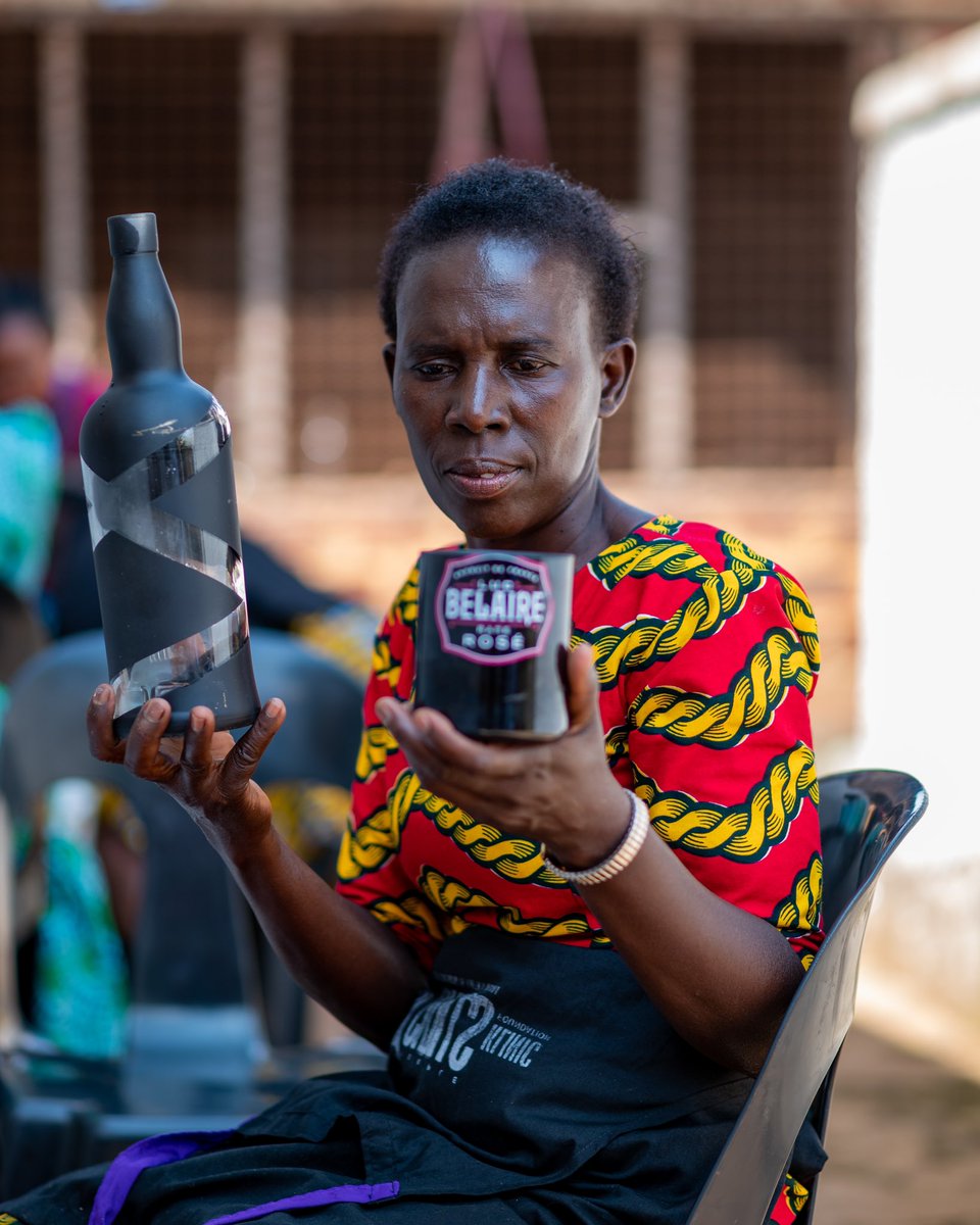 SkillsKlinic's tweet image. Next time dont just throw that bottle, these women @SkillsKlinic could put them to some use and earn some ka money. #SkillsKlinic