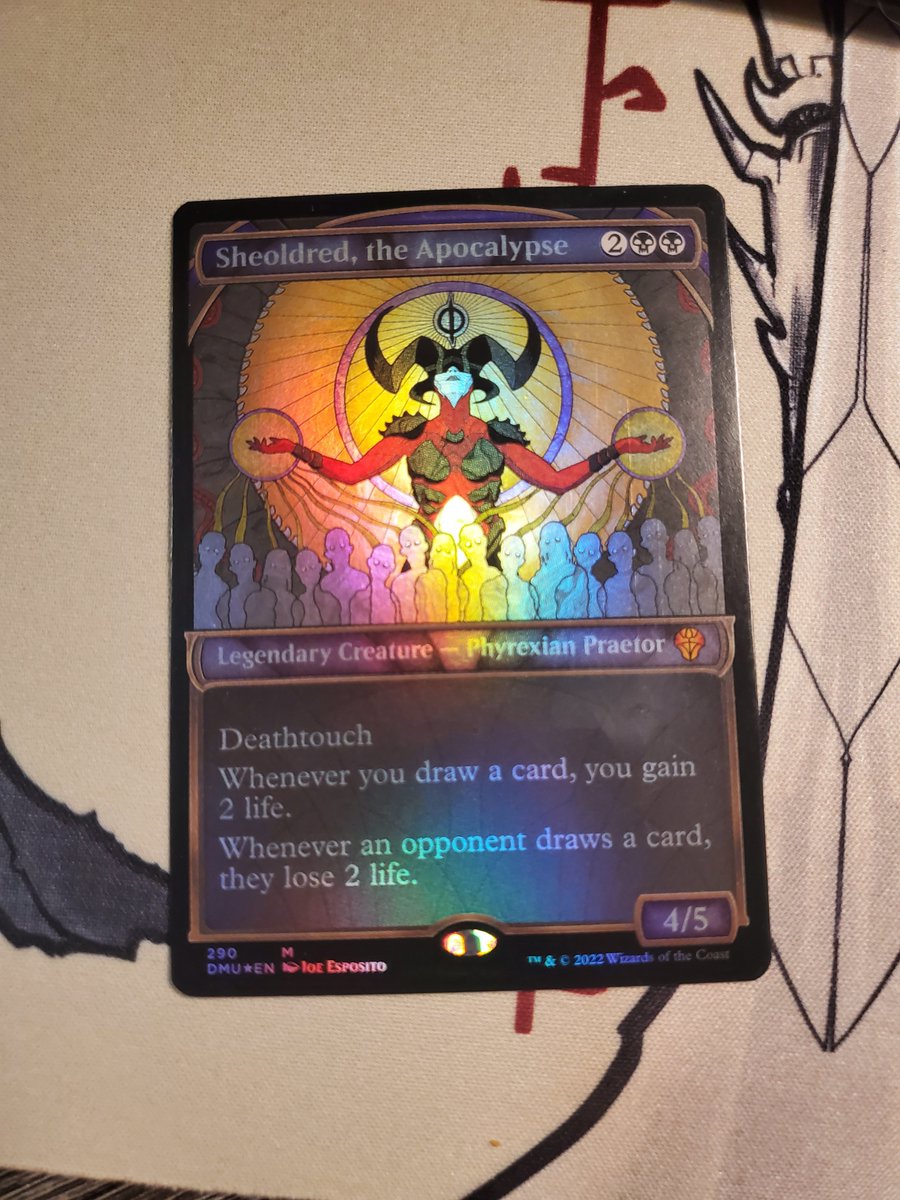 💚 GIVEAWAY 💚

To celebrate my new Commander VS series, I'm giving away this showcase foil Sheoldred, the Apocalypse

To enter the giveaway all you need to do is
✅ Follow me on here
✅ Like this tweet 
✅ Retweet this tweet

Winner will be randomly selected next Mon, July 17th!