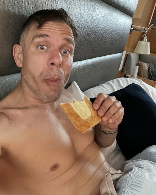 Carb loading for later&hellip;    Bread in bed > 🐱   https://t.co/dujeWZQazJ https://t.co/6IOF9YoiIh<a href="/tag/onlyfans"class="tags"><span>#onlyfans</span></a>